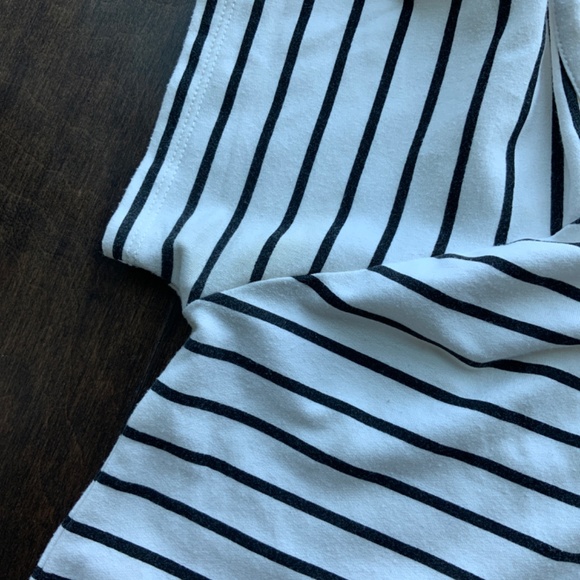 SANCTUARY Striped Flowy Top. Size XS - Picture 4 of 8